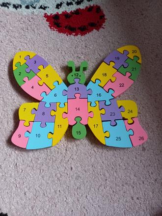 Drevená skladačka motýľ,