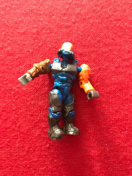 Robot, výška 5 cm,