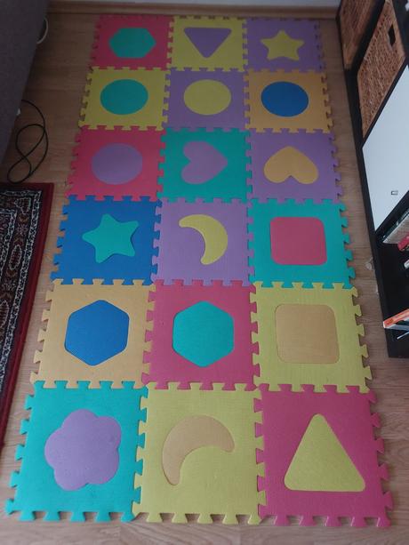 Penove puzzle 33x33 cm 42 ks,