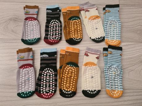 Protišmykové ponožky, 23