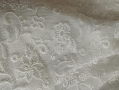 Čipkovaná sukňa, 92