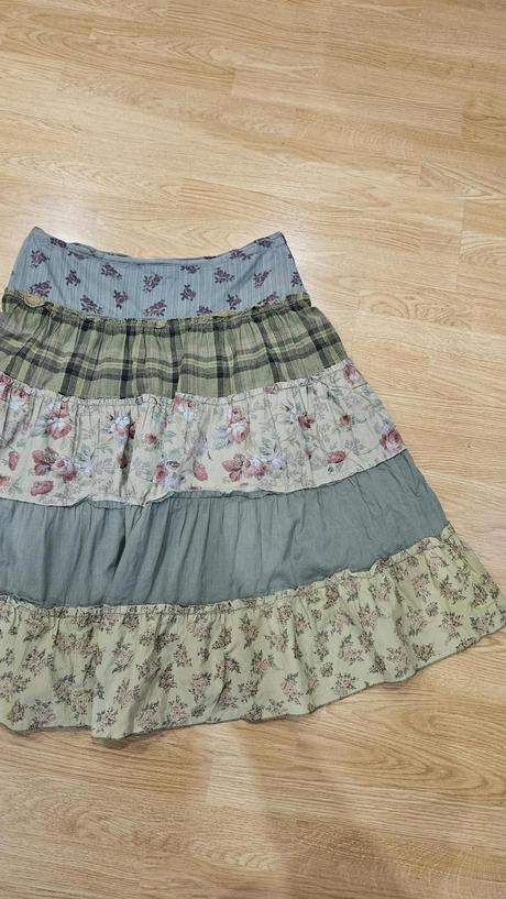 Sukňa v. 40, bershka,40