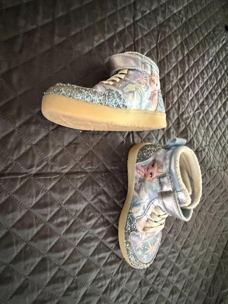 Krasne ligotave blikajuce zateplene frozen topanky, h&m,30