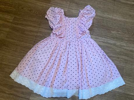 Bodkované šaty, 110