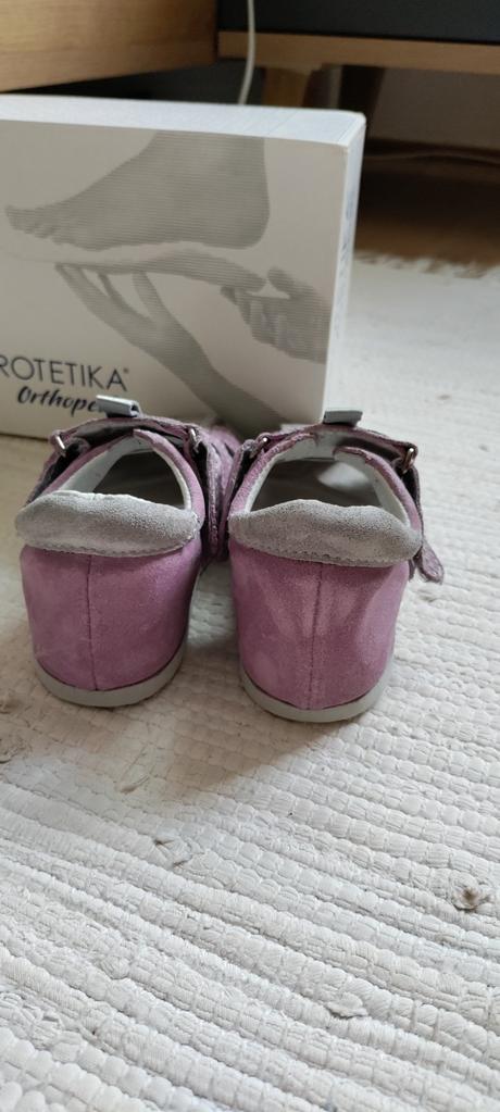 Prezuvky, papuče, protetika,26