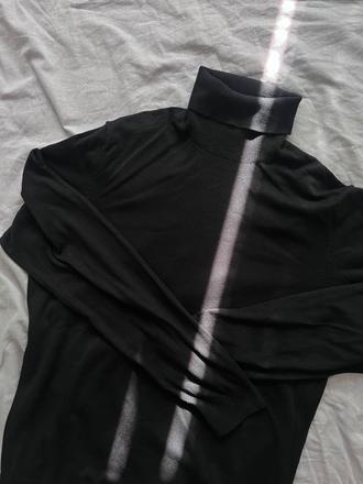 Cierny rolak, reserved,l