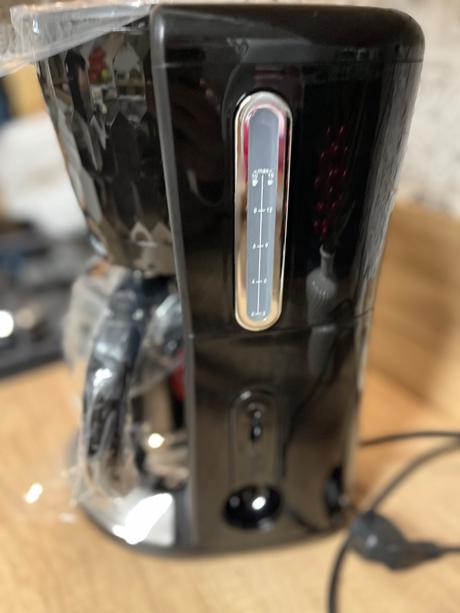 Prekvapkávací dizajnový kávovar russell hobbs, 