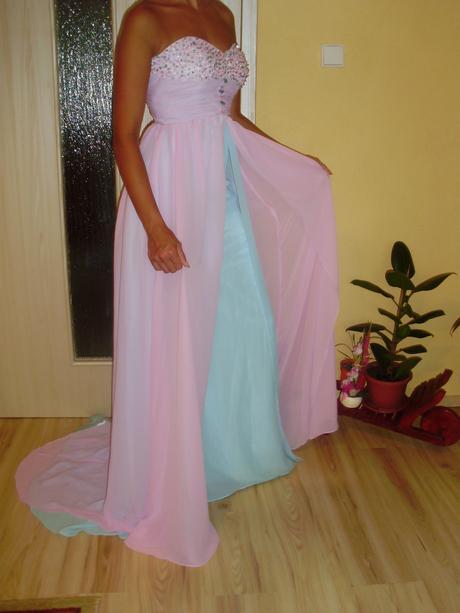 Ružovo-modré šaty, s