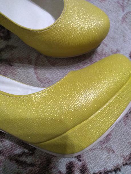 Žlte trblietave lodičky 36, 36