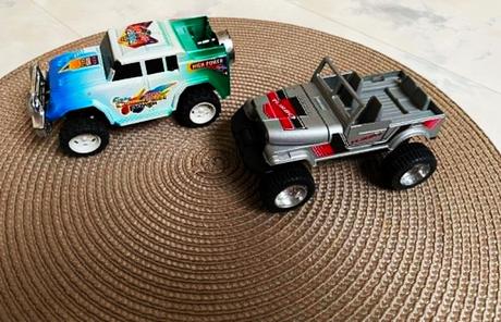 Jeep / 2 ks,