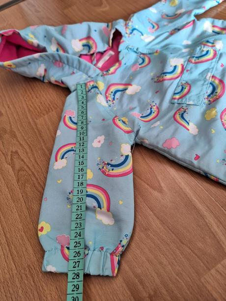 Dievčenská bunda, 74