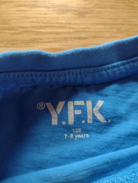 Modrý nátelník, 128