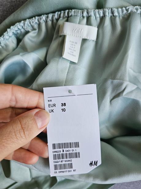 Mint šaty s odhalenym chrbatom letné saténové, m