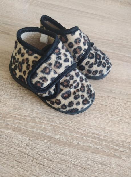 Dievčenské papučky leopard, 21