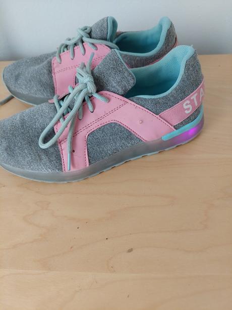 Blikacie tenisky, 35