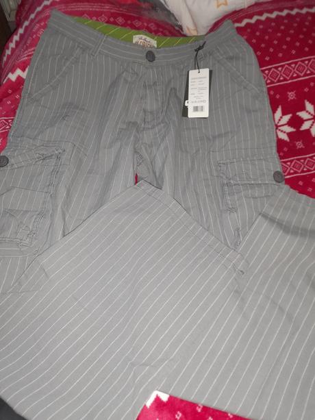 Nové nohavice, authentic,l