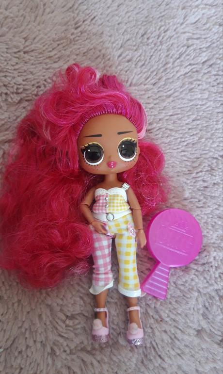Bábika l.o.l, 