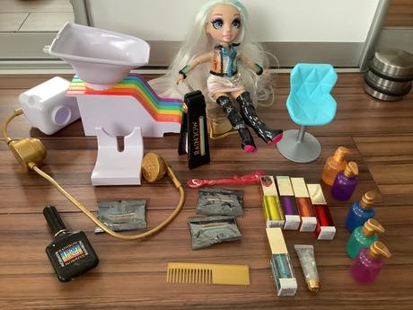 Kaderníctvo rainbow high + babika, 