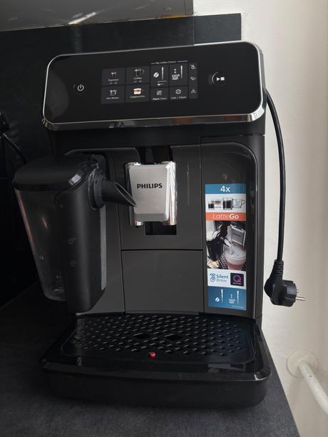 Automatický kávovar philips series 2300 lattego, philips