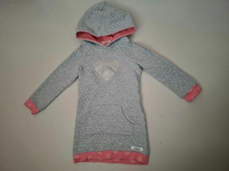 Pískacie teplákové šaty, 110