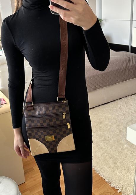 Crossbody kabelka s putkom, 