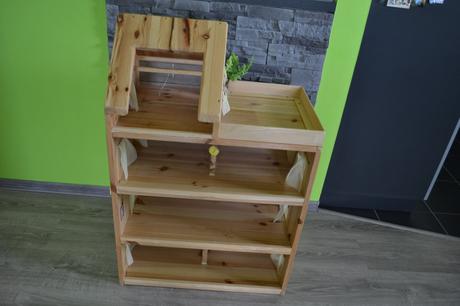 Dreveny domcek pre babiky, 