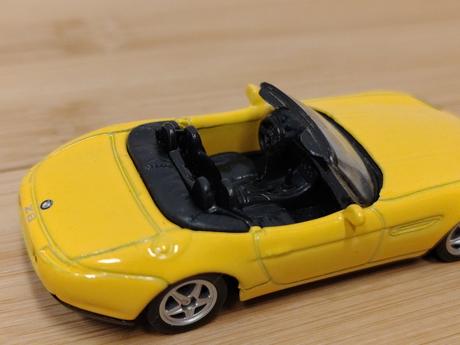 Zb model welly bmw z8 roadster yellow mattel 2010,