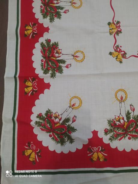 Vianocny obrus 130x 120 - 17 eur,