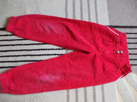 Kordové nohavice, modelko,134