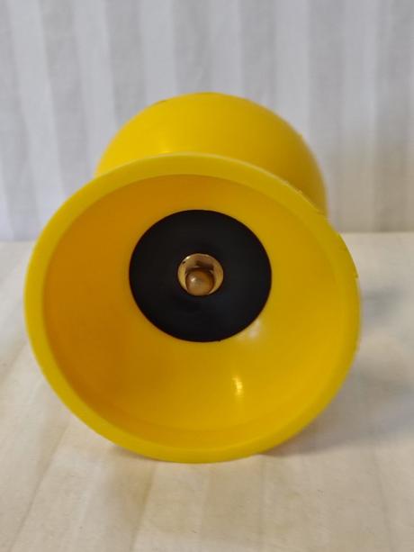 Stredné žonglérske gumové žlté diabolo, priemer 10,