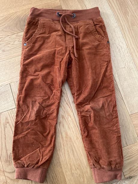 Menčestrové nohavice, lindex,104