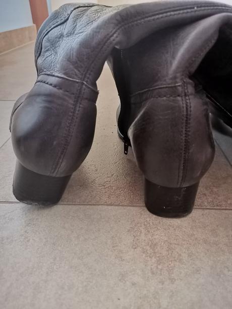 Kvalitné, kožené, málo nosené čižmy, 39
