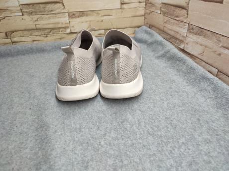 Skechers 41 - dámske dierkované našuchovačky, skechers,41