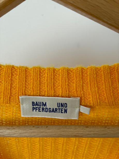 Baum und pferdgarten sveter, s