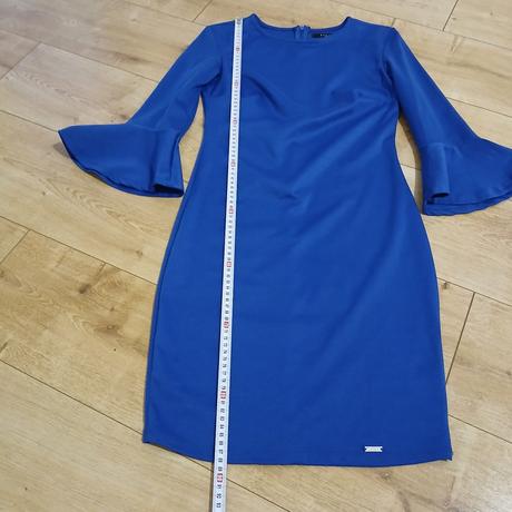 Praktické elegantné šaty po kolená, mohito,xs