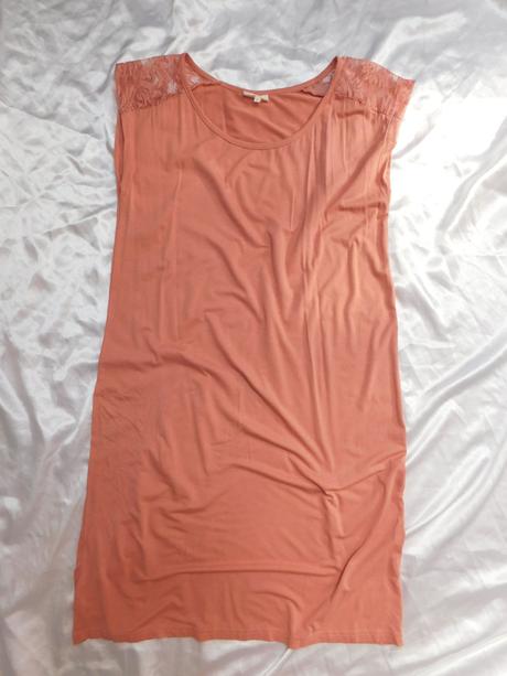 Pekne letne šaty, 38