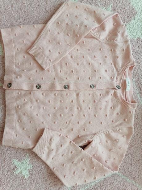 Svetrik s nopkami, next,92