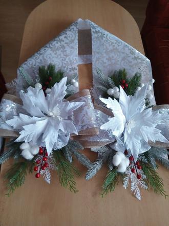 Ozdoba na dvere alebo veľký stôl,