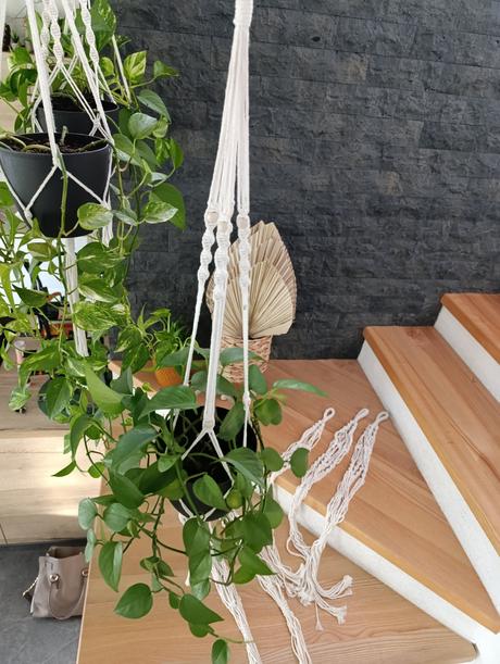 Pletený závesný držiak na kvetináč, 