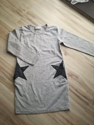 Šaty s hviezdami na vreckách, 116