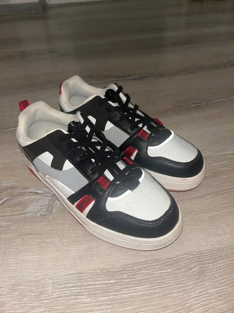 Predám pekne tenisky, reserved,38