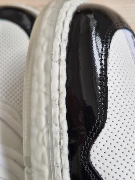 Futura - iridescent white 46 x364, be lenka,46