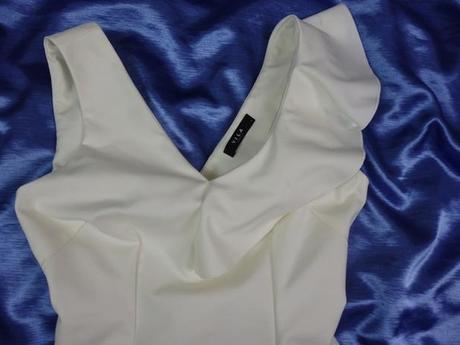 Kvalitné puzdrové šaty, s