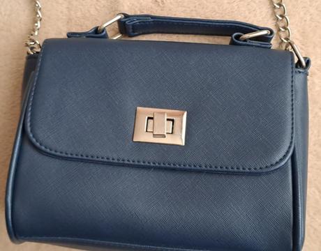 Dámska kabelka tmavomodrá, terranova