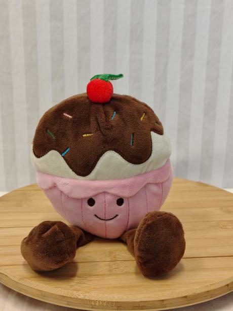 Retro plyšový košíček jellycat amuseables cupcake,