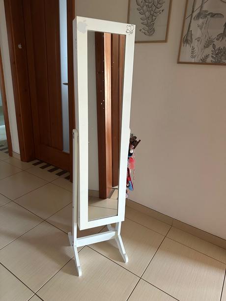 Zrkadlova skrinla na sperky, 