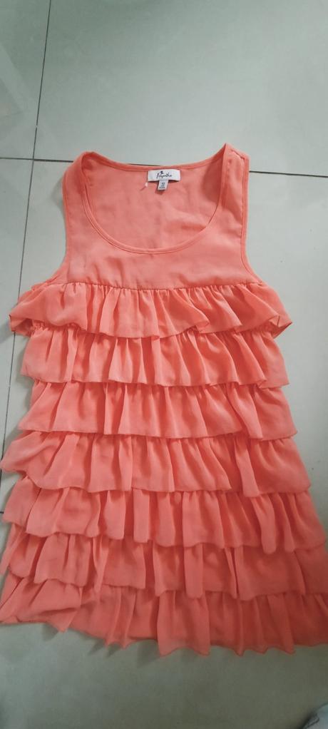 Šaty ružove volanove, s