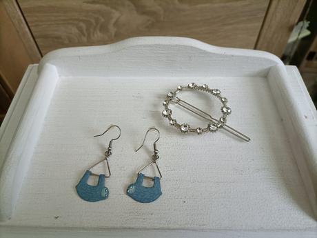 Krásne náušnice od značky paráda plus sponka zdarm,