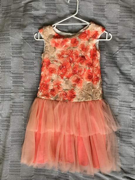 Čipkované tylové šaty, 134