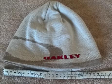 Čiapka so šálom, 98